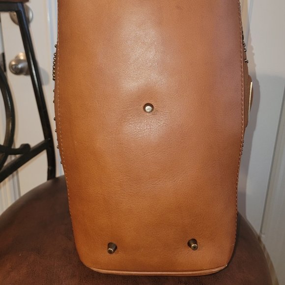 RARE BROWN BURBERRY Studded Heart Bag Brown Leather - Picture 6 of 15